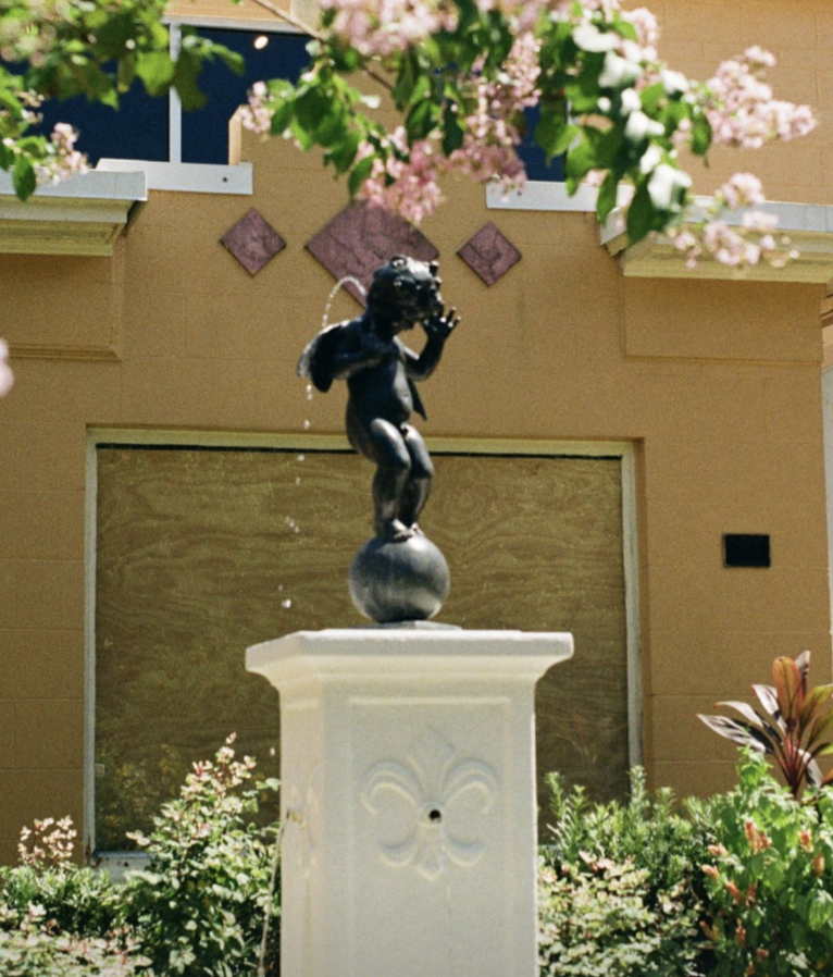 Statue